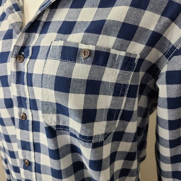 Aeropostale Navy Blue & Gray Check Plaid Button Down Shirt Small - Picture 4 of 16